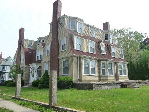 2nd image of 52 Ash St