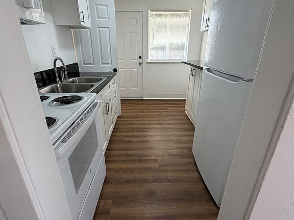 3rd image of 254 Denver St #1