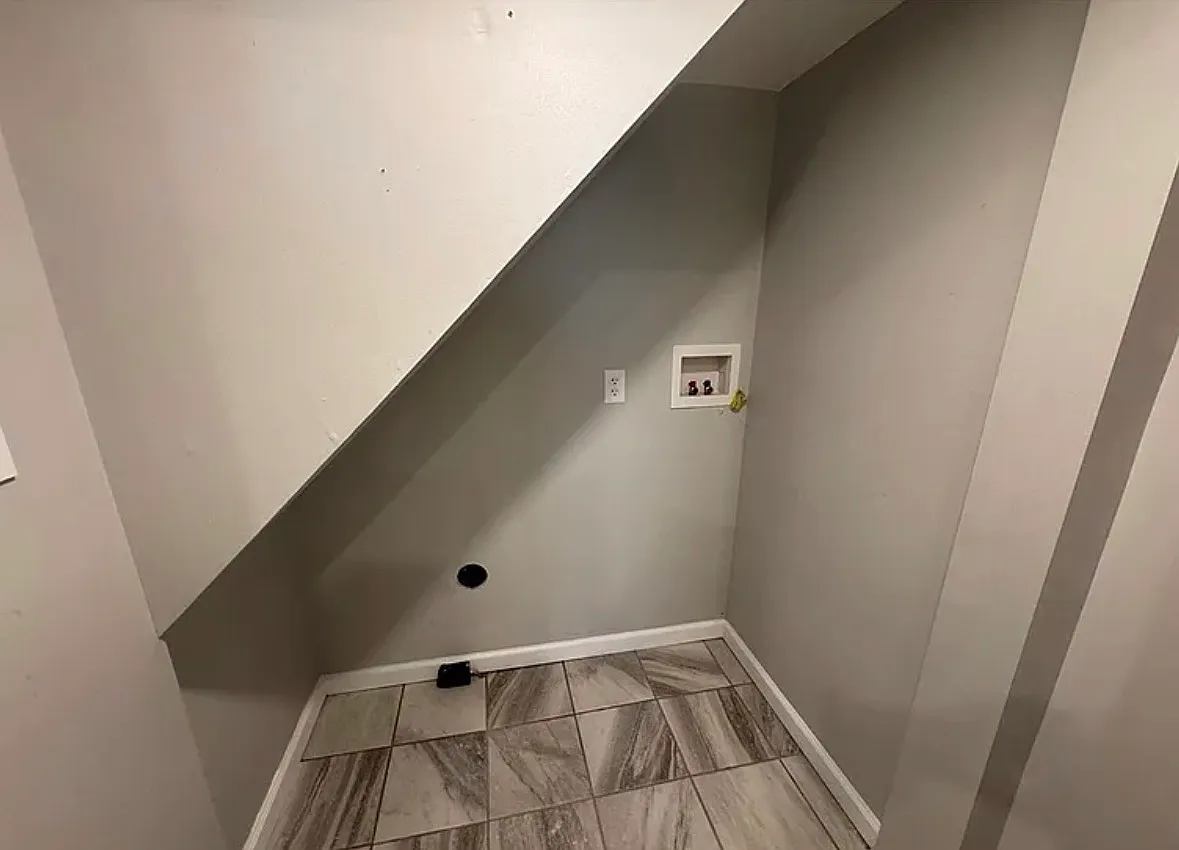 2 bed, 900 sqft, $1,400 — Photo 1