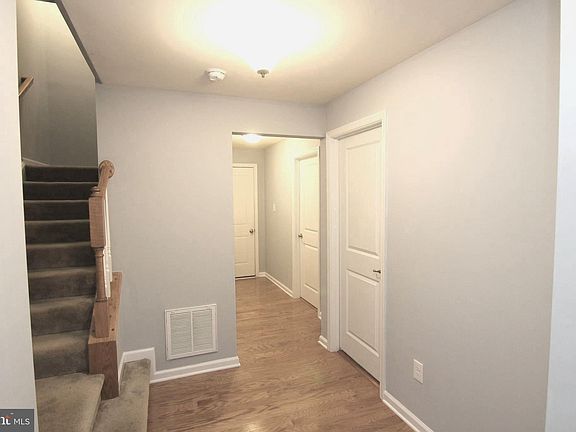 4th image of 4010 Luminary Dr