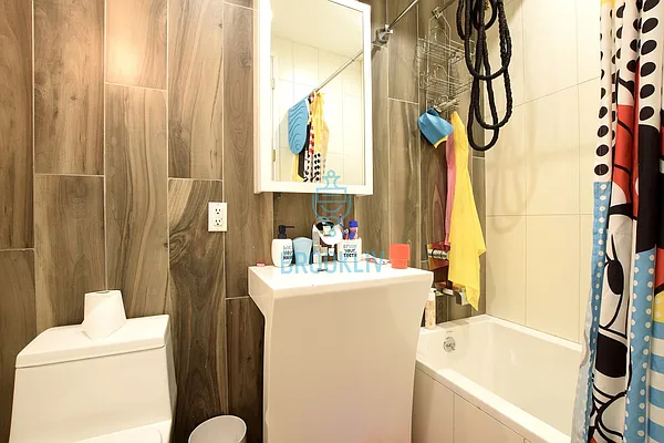 Rented by null | media 61