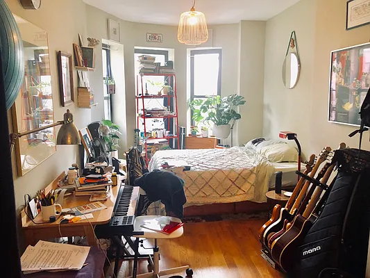 Rented by Yup Realty LLC | media 37