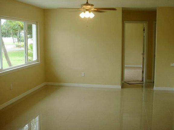 4th image of 4050 14th Ln NE