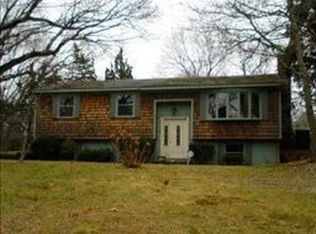 170 Oak Tree Ave, Warwick, RI 02886