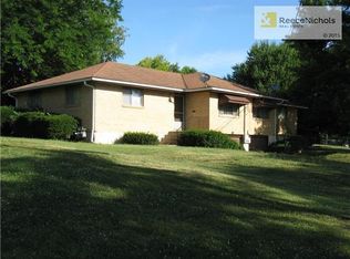 3112 S Forest Ave, Independence, MO 64052