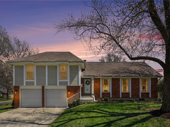 8741 Widmer Rd, Lenexa, KS 66215