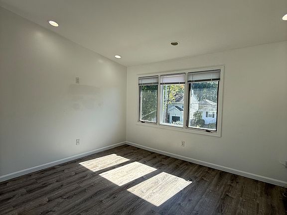 3rd image of 52 Monroe St #2B