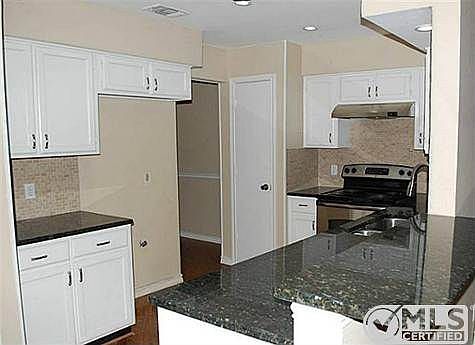 4th image of 500 Bayberry Ln
