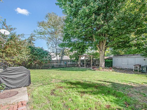 5th image of 4415 E Milham Ave