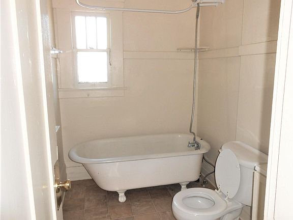 4th image of 419 E Church St #4