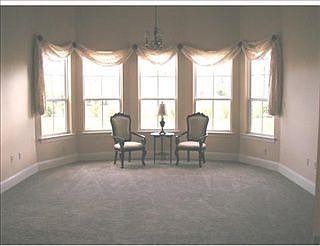 4th image of 40 Turnberry Dr