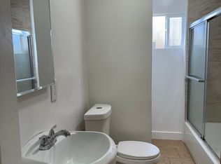 3668 W 104th St #2, Inglewood, CA 90303