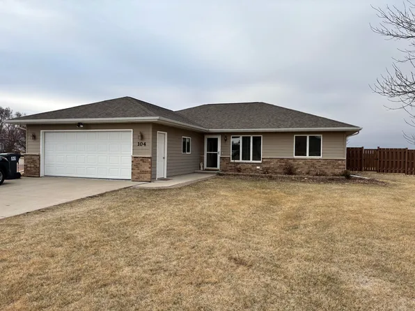104 Prairie View Ave, Ipswich, SD 57451