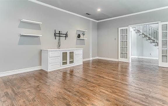 3rd image of 1836 Stewart Dr