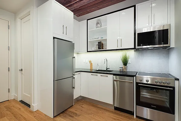 Rented by City View Living | media 29