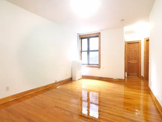 Rented by Bohemia Realty Group | media 10