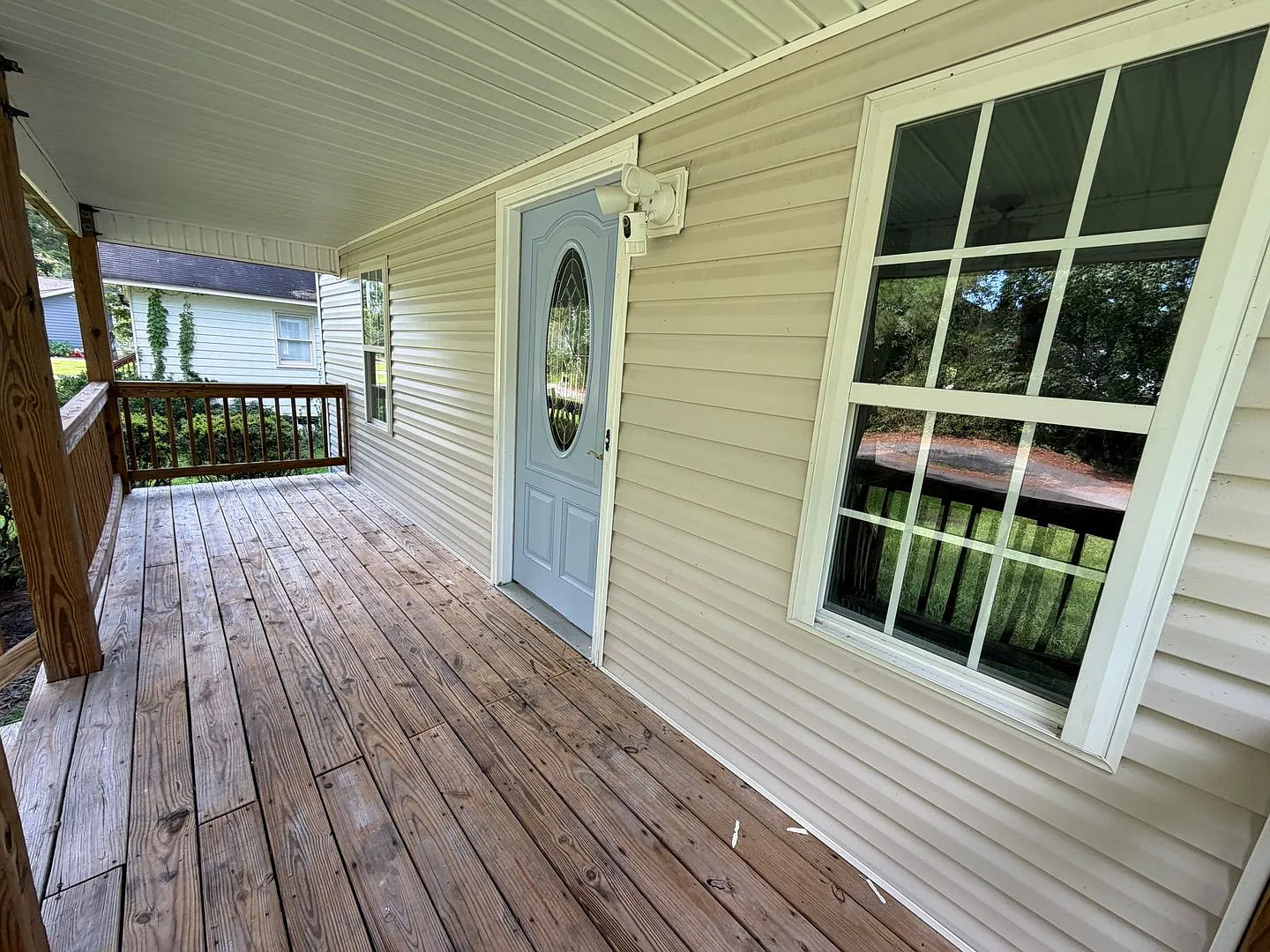 Charming 3 bed, 2 bath home in a great Murrayville location! — Photo 2