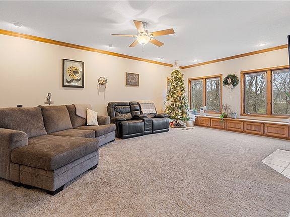 4th image of 605 NW Boulder Brook Dr