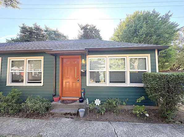 65: Overlook Courtyard Apartments, 1653-1657 N Killingsworth St #1653, Portland, OR 97217