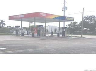 2210 Miami Gardens Dr, Miami Gardens, FL 33056