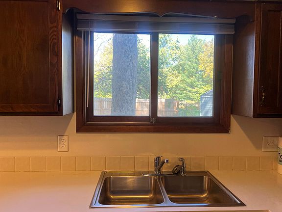 5th image of 3705 Urbandale Ave #3705