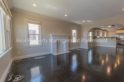 Floor plan 1925 1/2 S Harcourt Ave