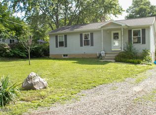 117 Lumbard St, Hillsdale, MI 49242