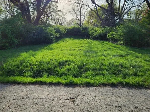5138 Rinker Rd, Kansas City, MO 64129