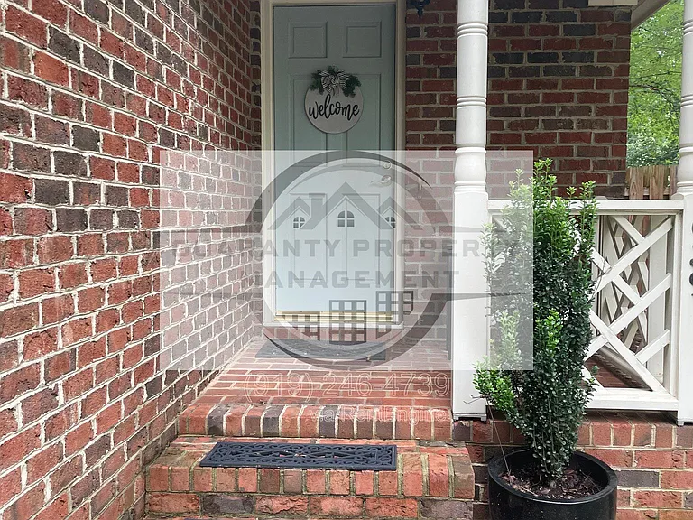 639 Greenwood Cir — Photo 12