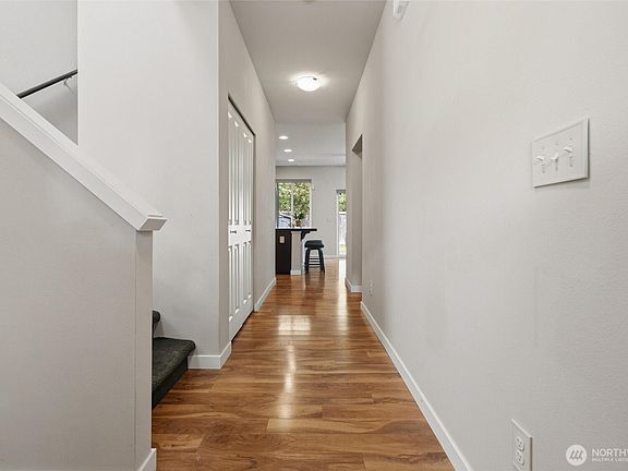 4th image of 10339 White Deer Place NW