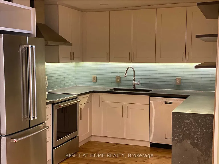 22 Croft St — Photo 1
