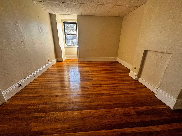 179.5 Harvard St #3-5 — Photo 3