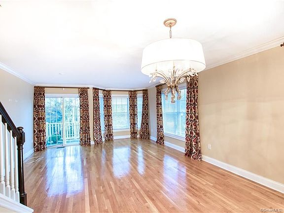 4th image of 85 Camp Ave APT 11M