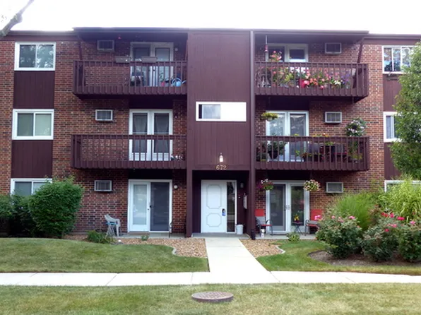 672 Daisy Ln APT 212, Roselle, IL 60172