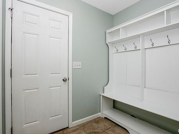 3rd image of 18471 Montgomry Ln