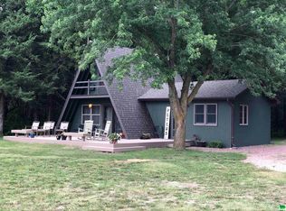 45507 River Dr, Vermillion, SD 57069