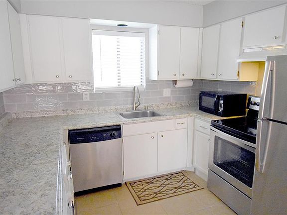 4th image of 12100 Melville Dr APT 806