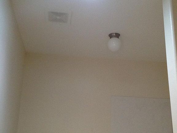 3rd image of 403 Lotto Ln APT B