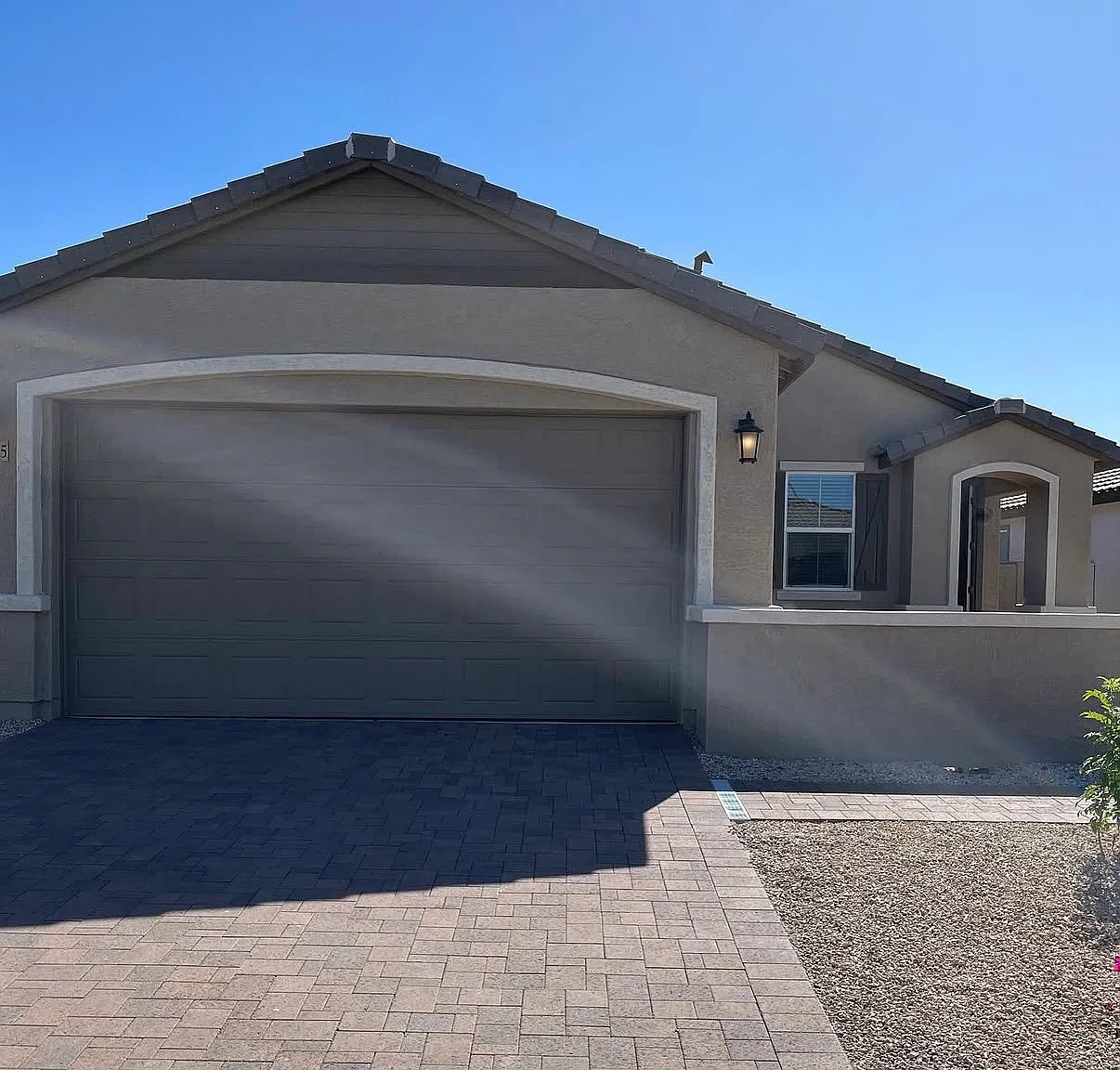3 bed, 1232 sqft, $1,900 — Photo 1