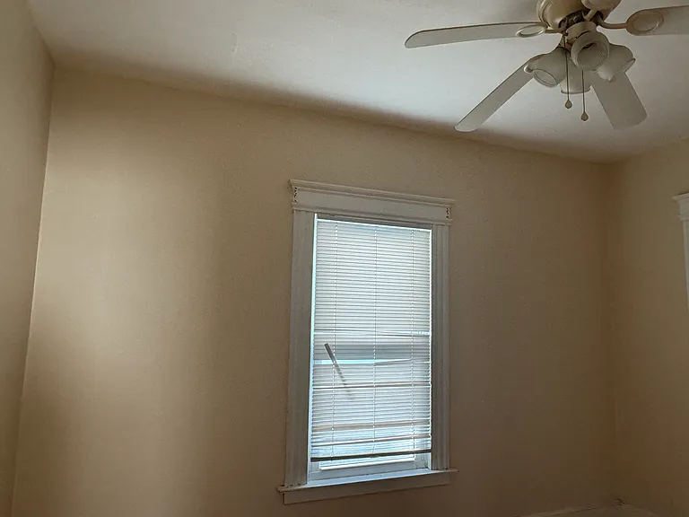 421 Blohm St — Photo 3