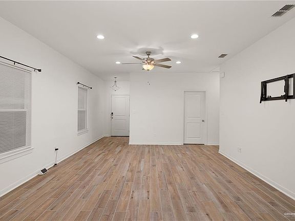 3rd image of 204 Houston Dr