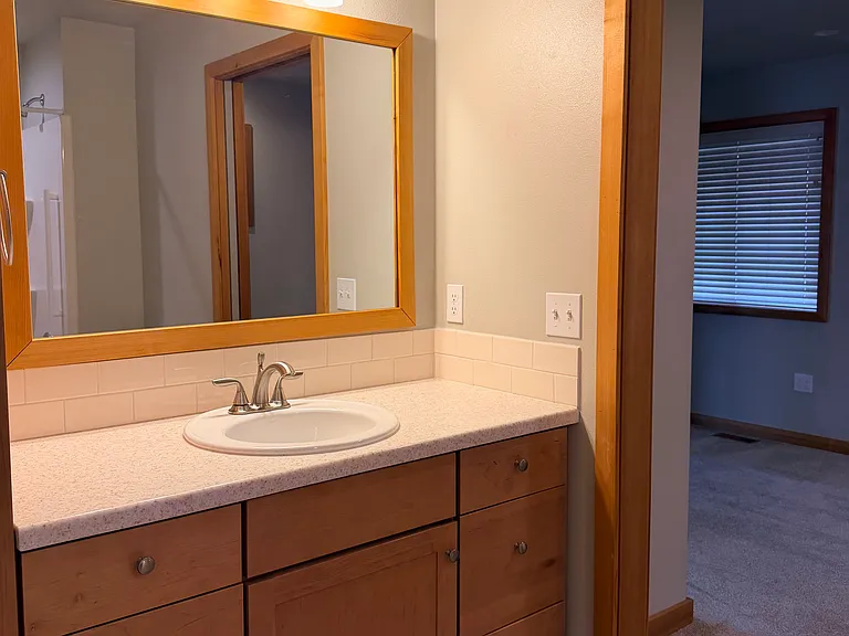 565 SE 10th Pl #ADU — Photo 6