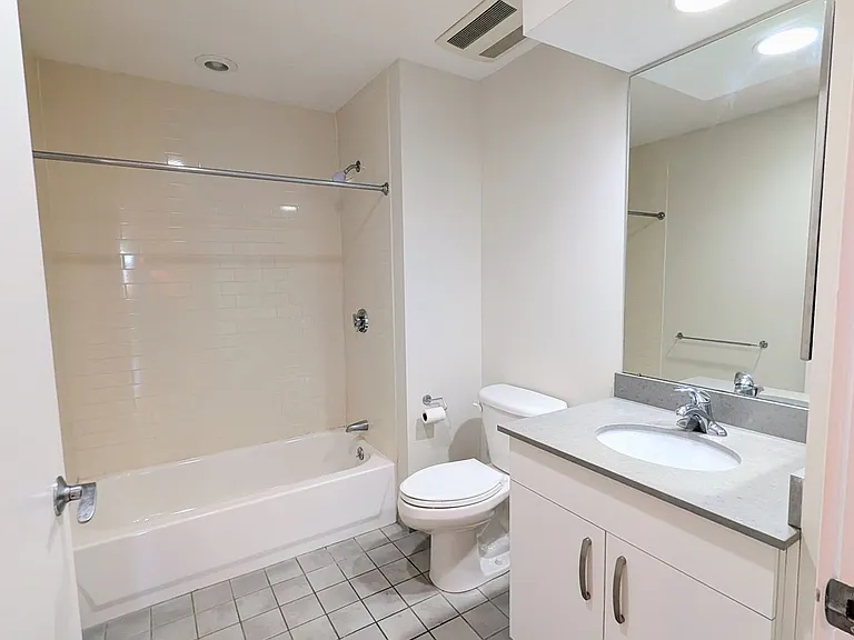 606 Albany St #102 — Photo 5