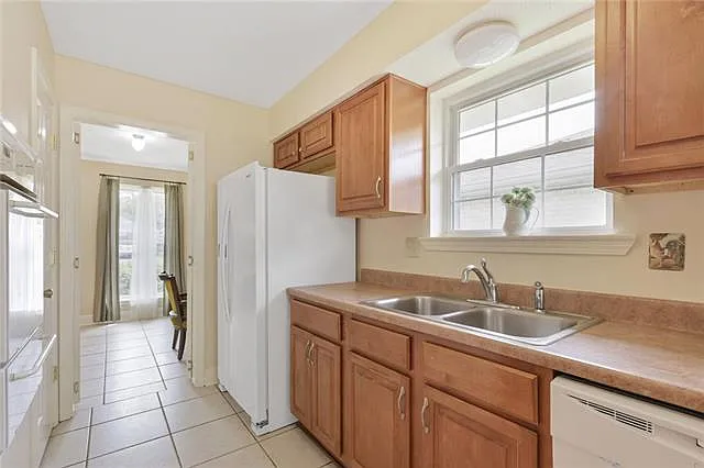 2704 Taft Park — Photo 8