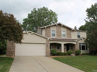 41672 Sunnydale Ln, Northville, MI 48168