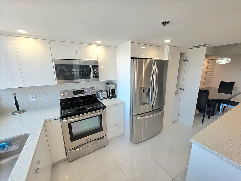 1631 S Ocean Blvd #1006 — Photo 12