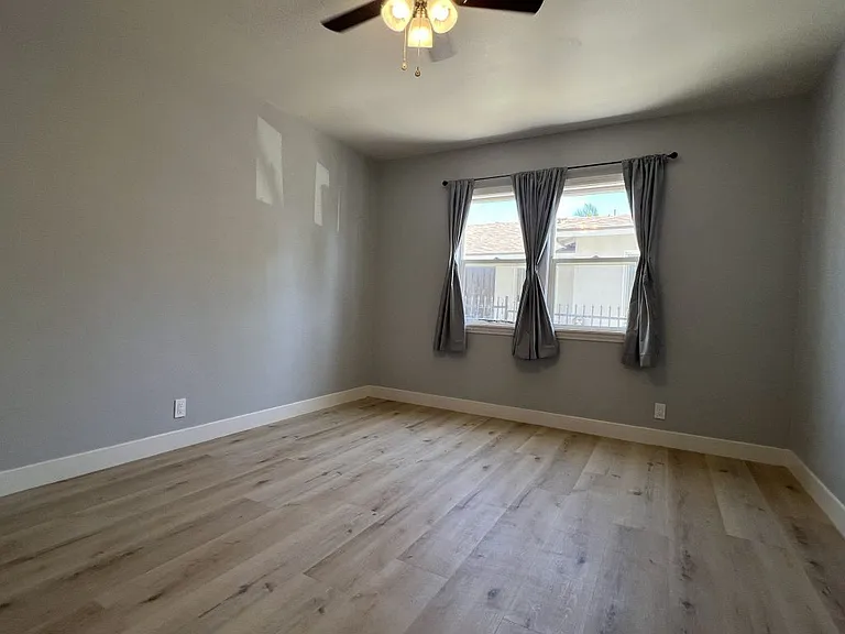 938 Temple Ave #1 — Photo 23