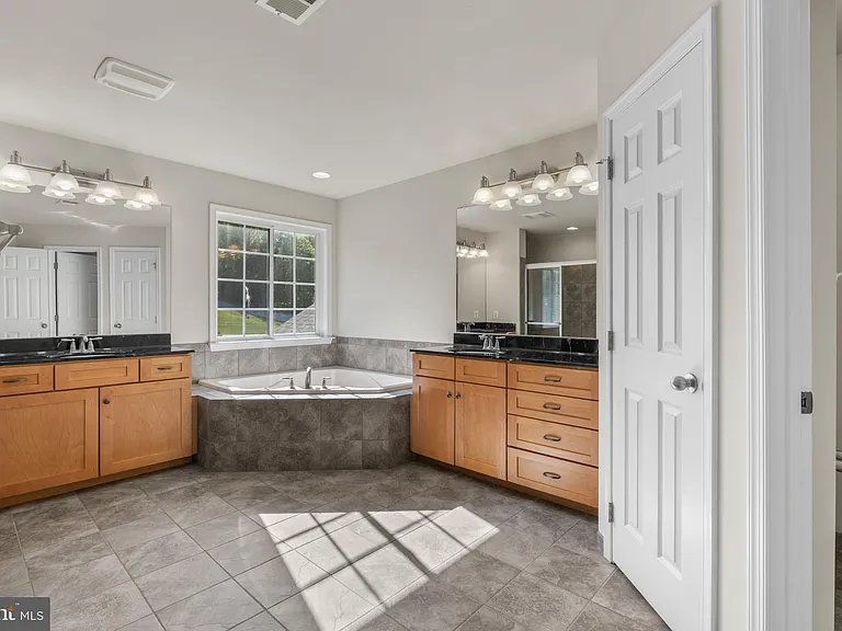 9724 Centennial Meadows Ln — Photo 18