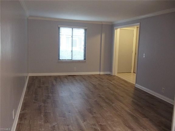 3rd image of 1651 Mentor Ave APT 1101