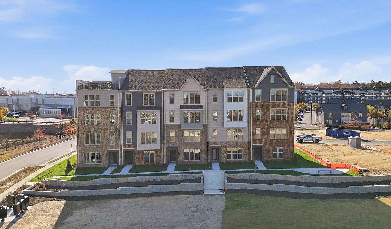 2 bed, 2.5 bath, 1563 sqft, $2,150 — Photo 4